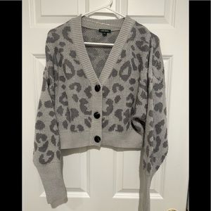 Gray leopard cropped sweater
